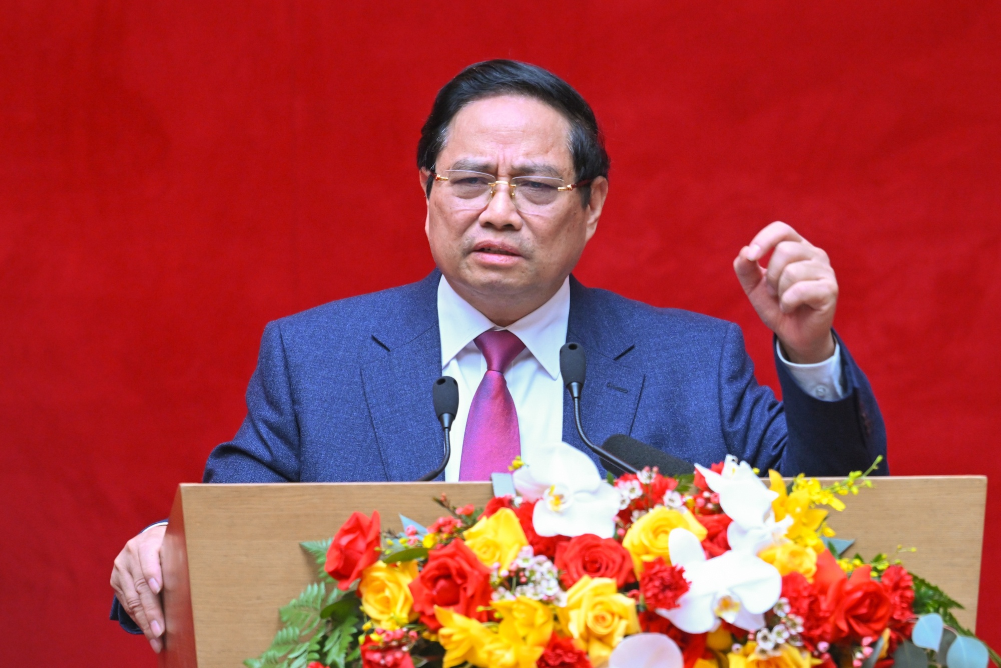 Thủ tướng Chính phủ giao các bộ, ngành, địa phương hoàn thành 7 nhóm nhiệm vụ lớn, trọng tâm chủ yếu về chăm lo, phát triển kinh tế, văn hóa, giáo dục, y tế vùng ĐBSCL - Ảnh: VGP/Nhật Bắc Thủ tướng Chính phủ giao các bộ, ngành, địa phương hoàn thành 7 nhóm nhiệm vụ lớn, trọng tâm chủ yếu về chăm lo, phát triển kinh tế, văn hóa, giáo dục, y tế vùng ĐBSCL - Ảnh: VGP/Nhật Bắc