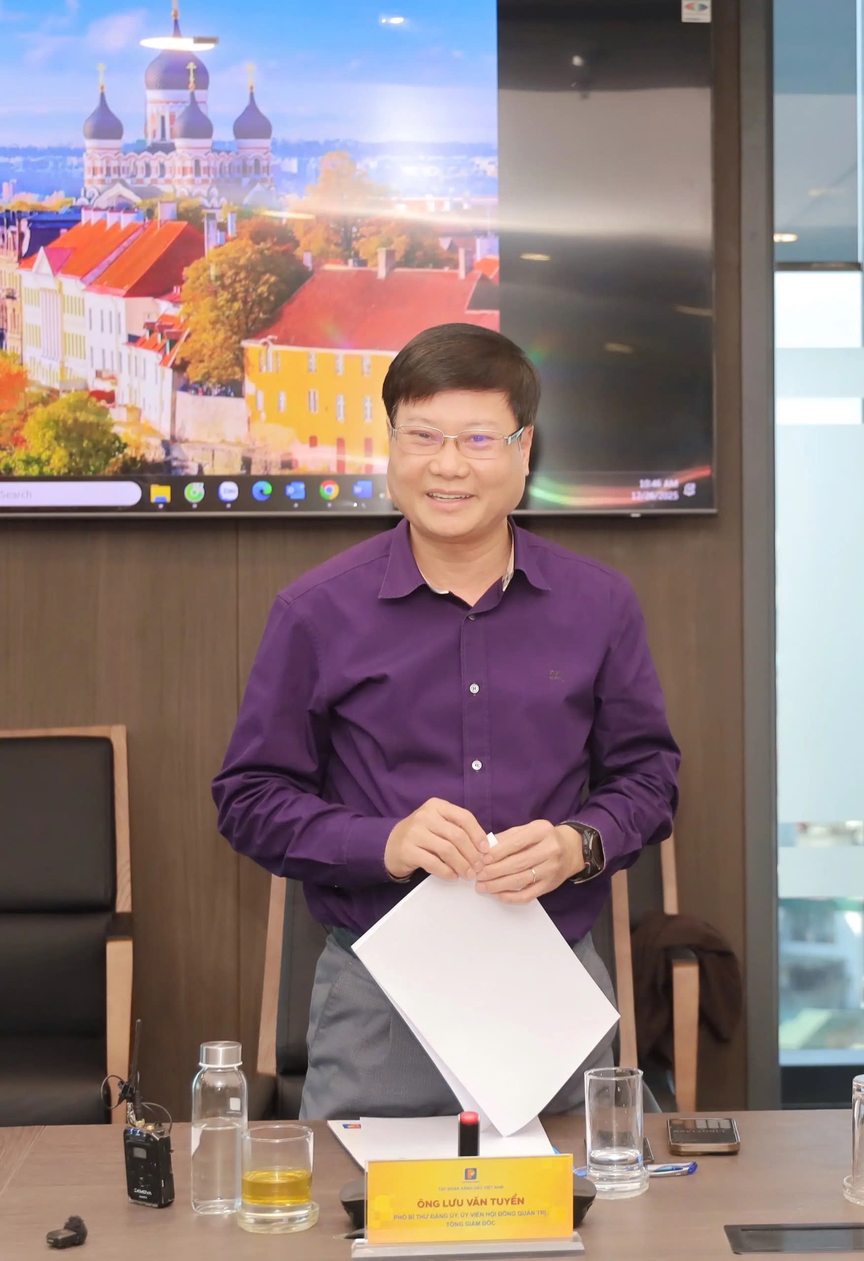 undefined Lãnh đạo Bộ Công Thương làm việc với Petrolimex về đảm bảo nguồn cung xăng dầu