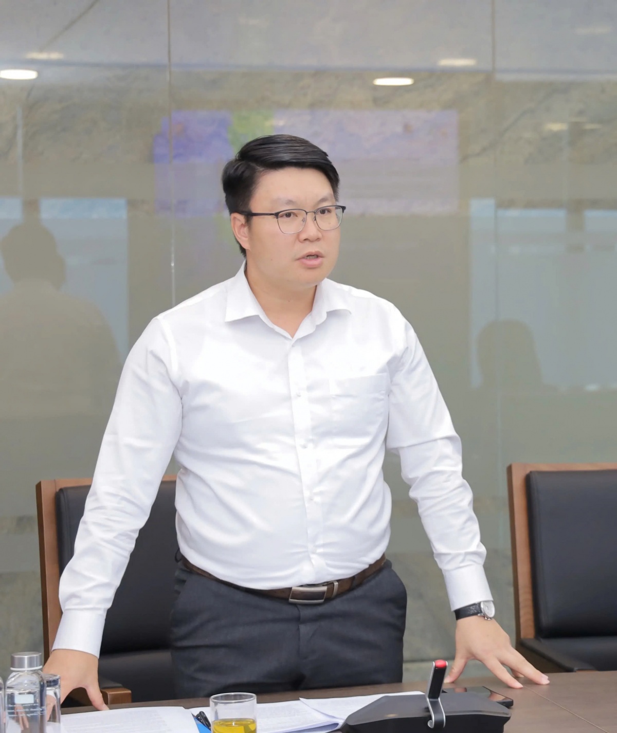 undefined Lãnh đạo Bộ Công Thương làm việc với Petrolimex về đảm bảo nguồn cung xăng dầu