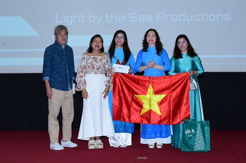 TYM nhận giải thưởng tại LHP TYM nhận giải thưởng tại LHP