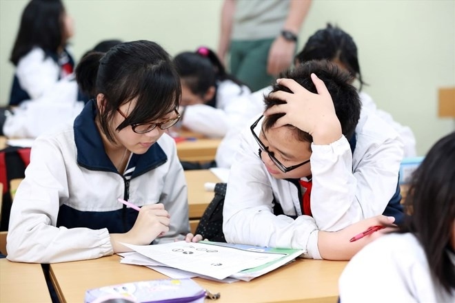 Siết chặt quy định, cấm lợi dụng người thân để dạy thêm Siết chặt quy định, cấm lợi dụng người thân để dạy thêm