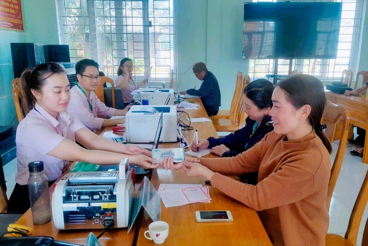 Tín dụng ưu đãi “đòn bẩy” giúp giảm nghèo bền vững ở Quảng Trị. Tín dụng ưu đãi “đòn bẩy” giúp giảm nghèo bền vững ở Quảng Trị.