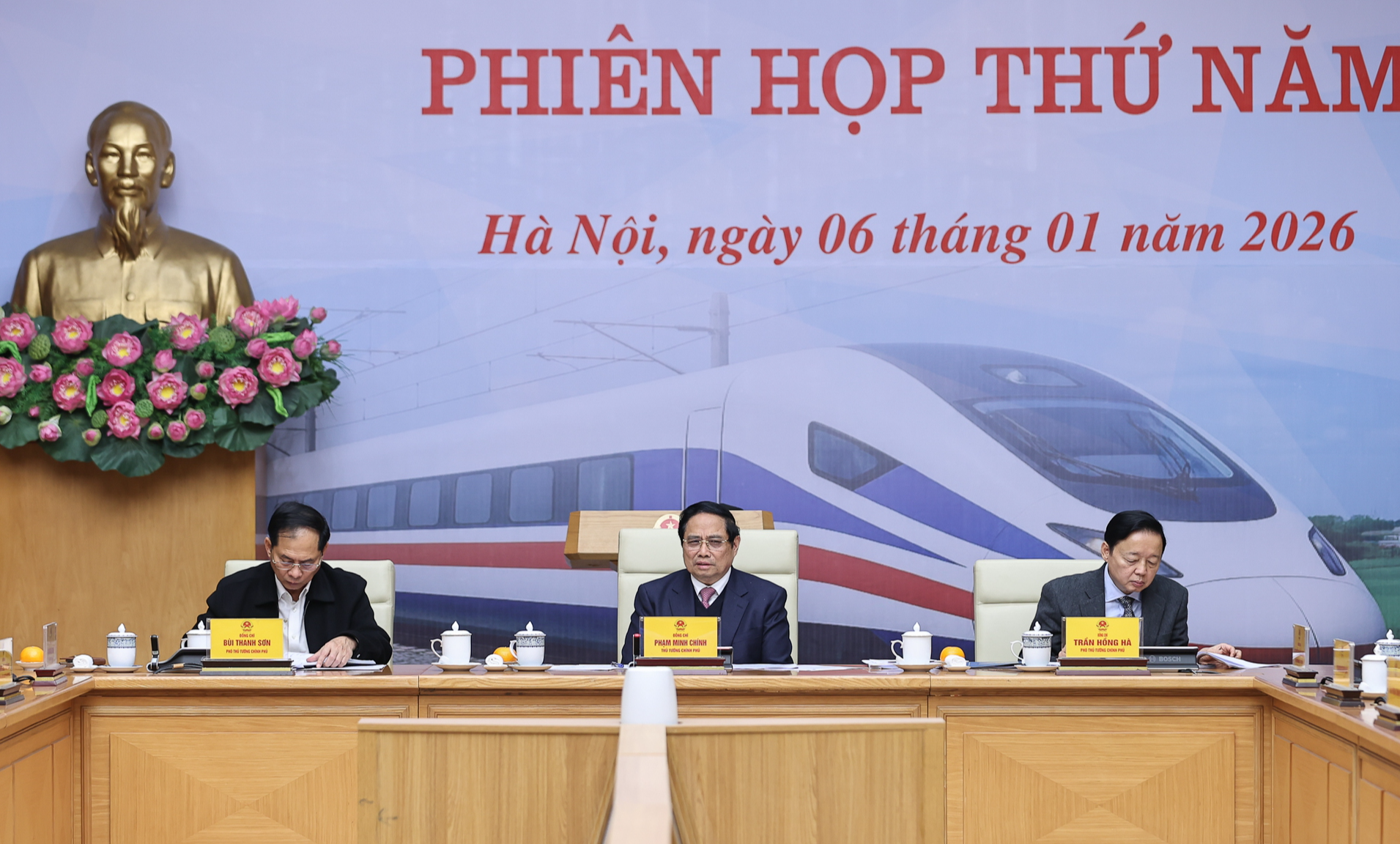 Thủ tướng giao nhiệm vụ cụ thể cho các bộ, ngành, địa phương trong triển khai các dự án đường sắt cụ thể - Ảnh: VGP/Nhật Bắc Thủ tướng giao nhiệm vụ cụ thể cho các bộ, ngành, địa phương trong triển khai các dự án đường sắt cụ thể - Ảnh: VGP/Nhật Bắc