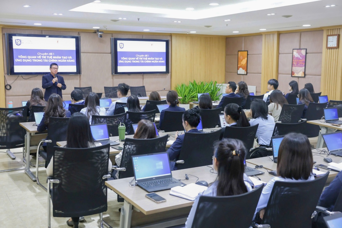 Cán bộ Co-opBank tích cực tham gia các khóa đào tạo về chuyển đổi số trong lĩnh vực ngân hàng Cán bộ Co-opBank tích cực tham gia các khóa đào tạo về chuyển đổi số trong lĩnh vực ngân hàng