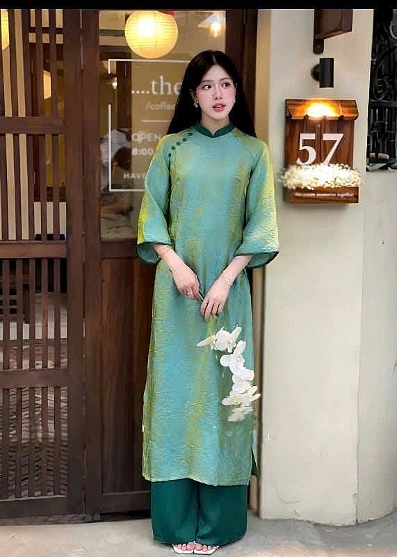 Chọn áo dài Tết 2026 theo mệnh: Vừa tôn dáng, vừa gửi gắm may mắn đầu năm