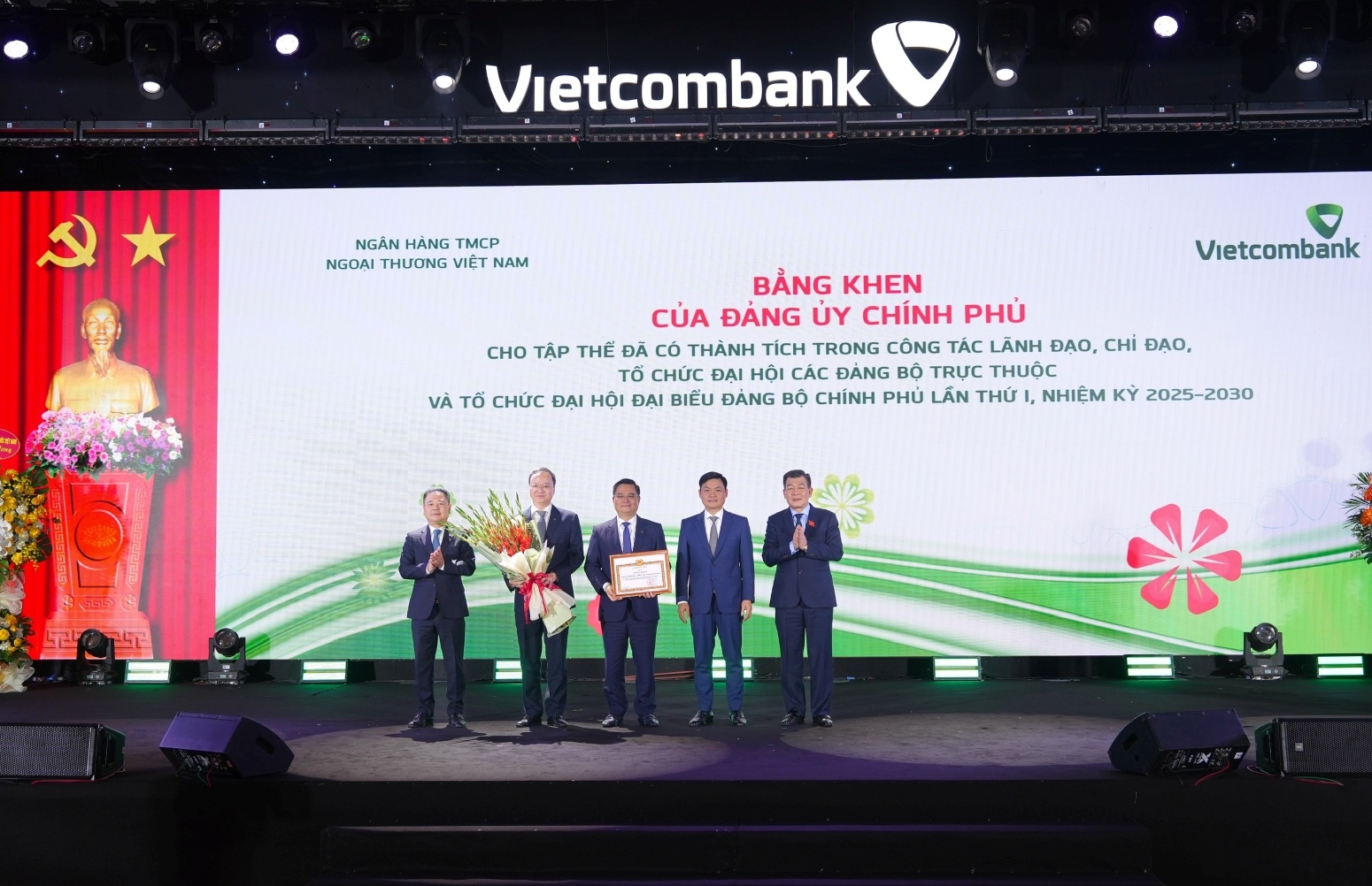 Dấu ấn Vietcombank năm 2025: Tăng trưởng có chọn lọc, lấy chất lượng làm nền tảng, bảo đảm sức bền trước biến động Dấu ấn Vietcombank năm 2025: Tăng trưởng có chọn lọc, lấy chất lượng làm nền tảng, bảo đảm sức bền trước biến động
