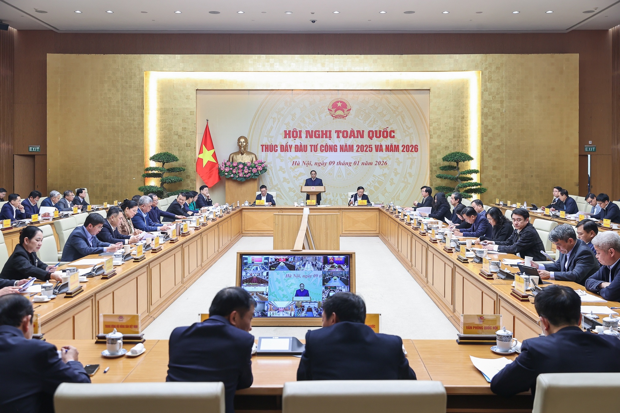 Thủ tướng nêu rõ mục tiêu không thay đổi là giải ngân 100% vốn của năm 2025, 2026 và gắn với nâng cao hiệu quả sử dụng vốn - Ảnh: VGP/Nhật Bắc