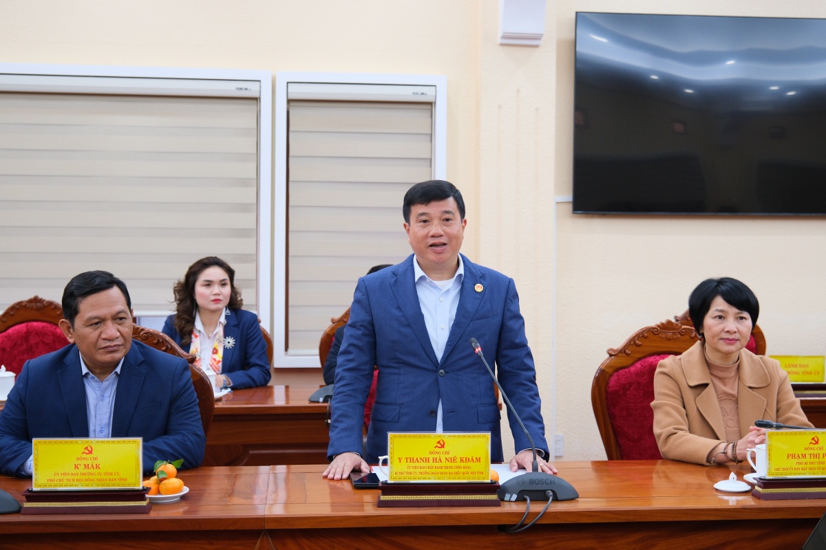 Agribank trao 5 tỷ đồng chăm lo an sinh xã hội tại Lâm Đồng Agribank trao 5 tỷ đồng chăm lo an sinh xã hội tại Lâm Đồng