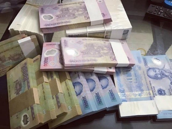 Đổi tiền lẻ dịp Tết: Cẩn trọng vi phạm pháp luật, sập bẫy lừa đảo Đổi tiền lẻ dịp Tết: Cẩn trọng vi phạm pháp luật, sập bẫy lừa đảo