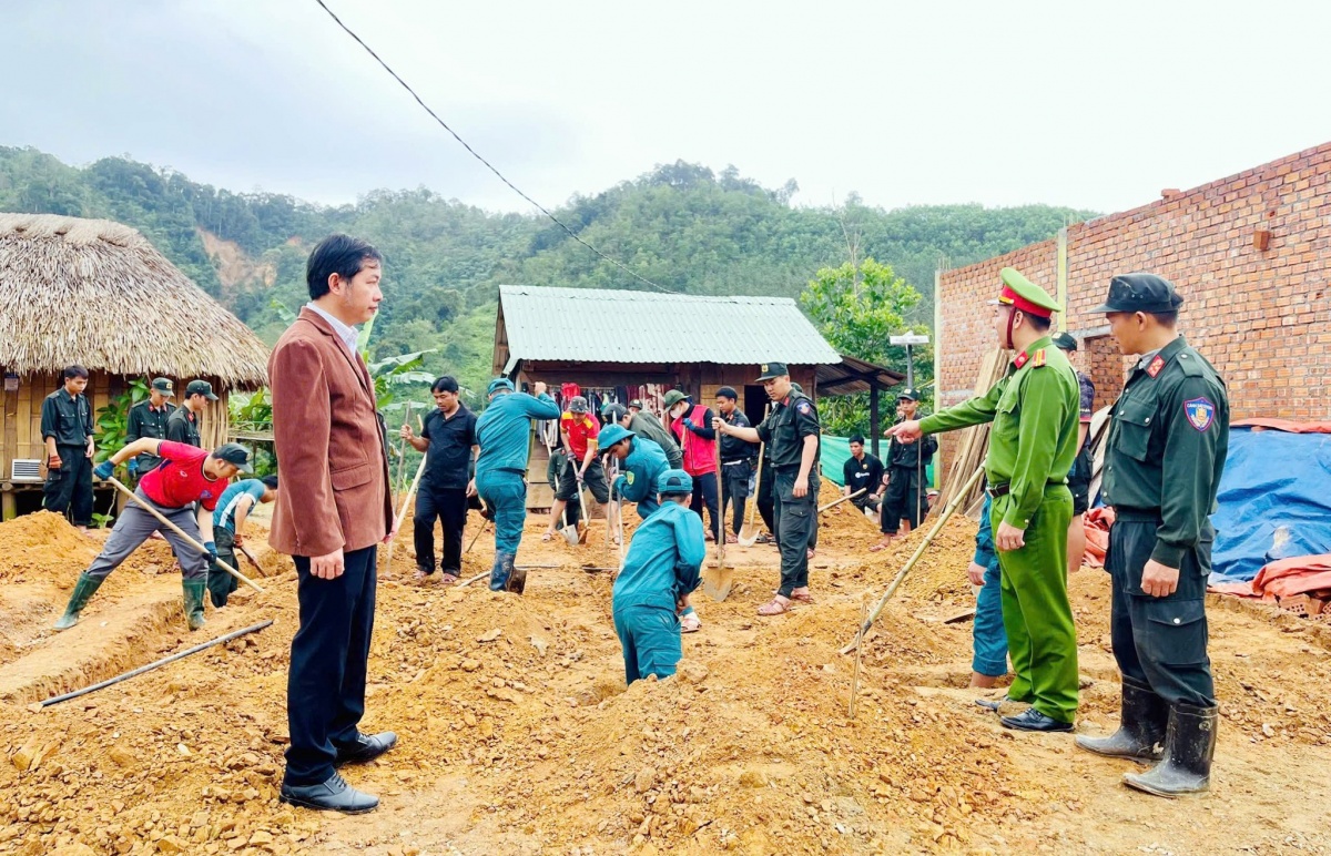Chiến dịch Quang Trung - Thắp sáng niềm tin cho đồng bào vùng bão lũ Chiến dịch Quang Trung - Thắp sáng niềm tin cho đồng bào vùng bão lũ