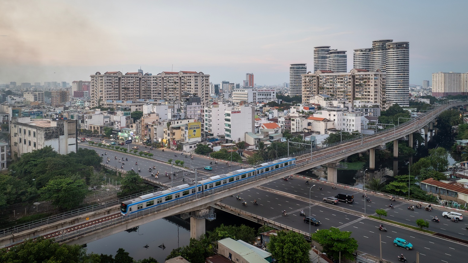 các thành phố áp dụng TOD không chỉ cải thiện chất lượng sống mà còn tạo ra giá trị bất động sản bền vững, thu hút đầu tư và thúc đẩy phát triển kinh tế địa phương. các thành phố áp dụng TOD không chỉ cải thiện chất lượng sống mà còn tạo ra giá trị bất động sản bền vững, thu hút đầu tư và thúc đẩy phát triển kinh tế địa phương.