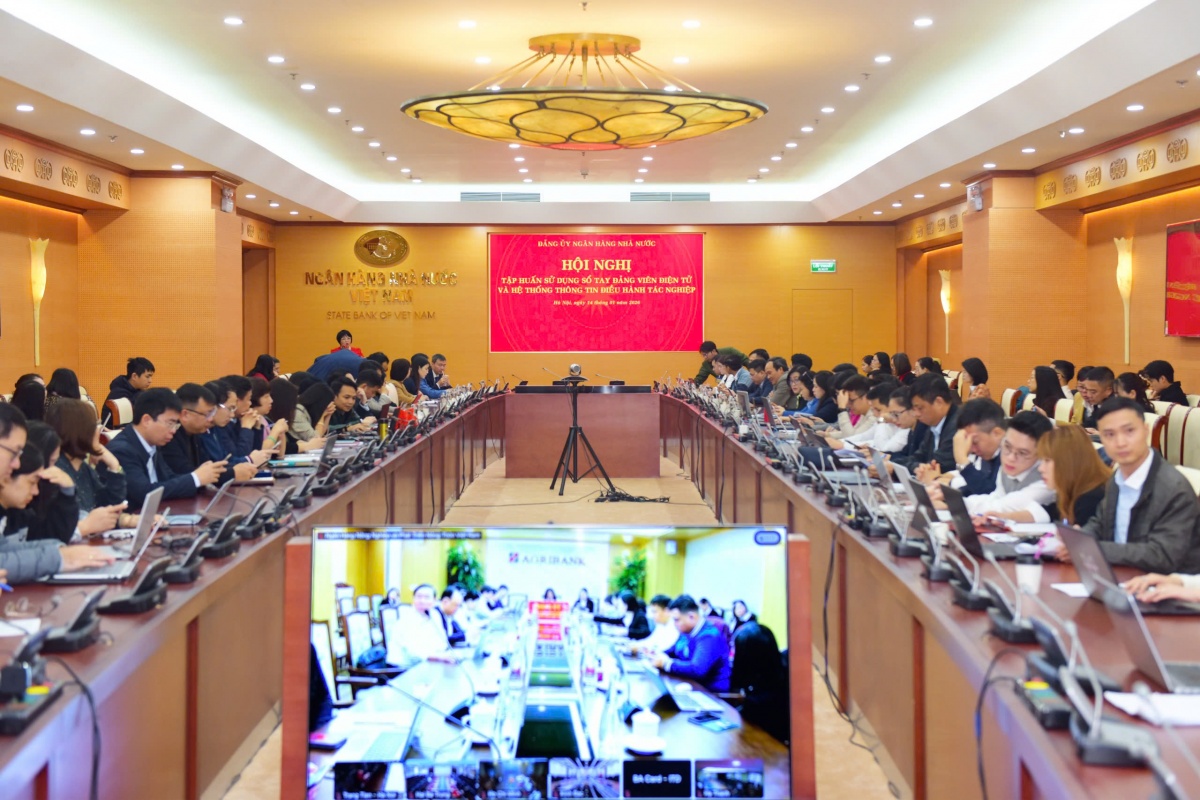 Đảng ủy NHNN tập huấn sử dụng Sổ tay đảng viên điện tử và Hệ thống thông tin điều hành tác nghiệp Đảng ủy NHNN tập huấn sử dụng Sổ tay đảng viên điện tử và Hệ thống thông tin điều hành tác nghiệp
