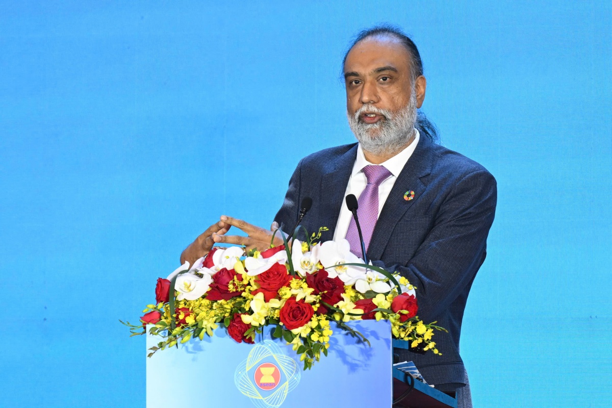 Ngài Amandeep Singh Gill, Phó Tổng Thư ký, Đặc phái viên về Công nghệ của Tổng Thư ký Liên Hợp Quốc phát biểu tại Hội nghị - Ảnh: VGP/Nhật Bắc