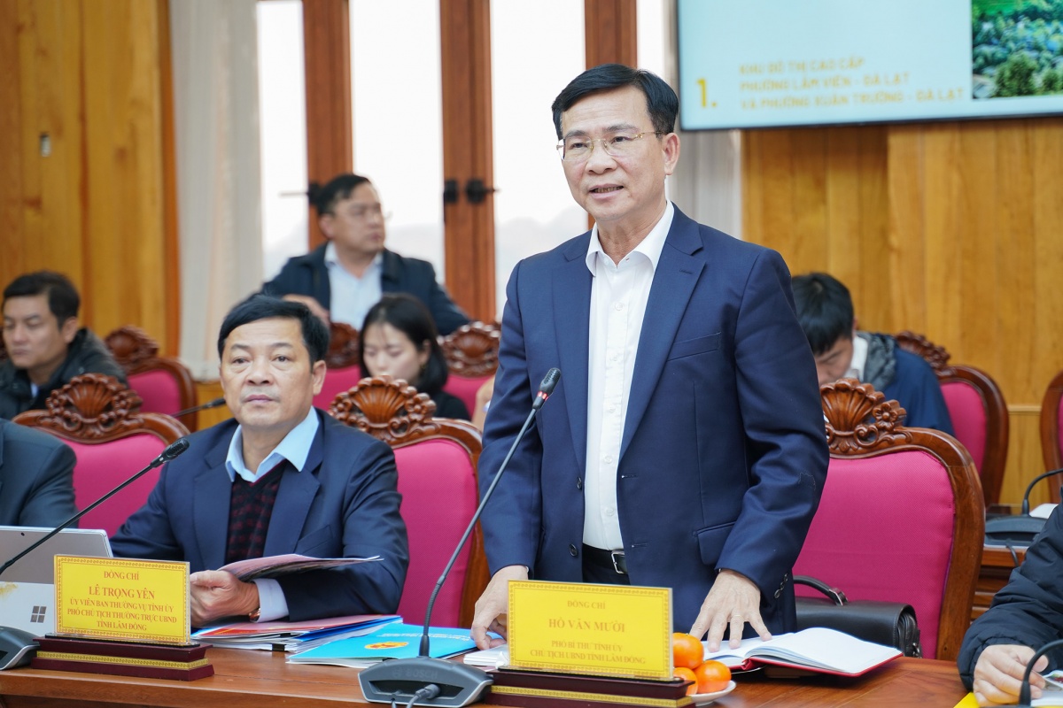 Chủ tịch UBND tỉnh Lâm Đồng Hồ Văn Mười phát biểu tại buổi làm việc. (Ảnh: Cổng thông tin điện tử tỉnh Lâm Đồng)