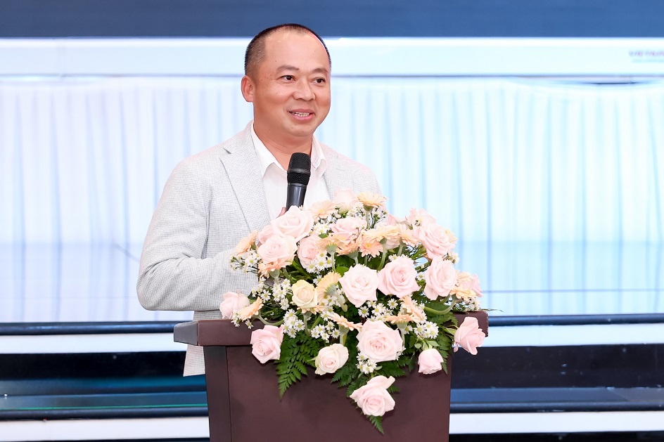 Ông Đoàn Văn Hiểu Em, CEO Công ty Cổ phần Đầu tư Điện Máy Xanh. Ông Đoàn Văn Hiểu Em, CEO Công ty Cổ phần Đầu tư Điện Máy Xanh.