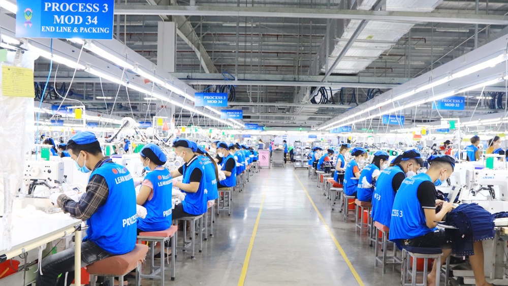 Doanh nghiệp FDI ồ ạt tuyển lao động, lương, thưởng tăng mạnh Doanh nghiệp FDI ồ ạt tuyển lao động, lương, thưởng tăng mạnh