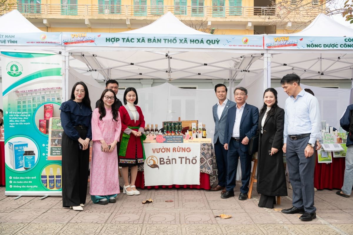 Gian hàng quảng bá dược liệu, sản phẩm y học cổ truyền Gian hàng quảng bá dược liệu, sản phẩm y học cổ truyền