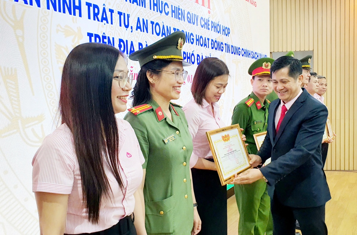 Đà Nẵng: Tổng kết 5 năm phối hợp bảo đảm an ninh, an toàn hoạt động tín dụng chính sách Đà Nẵng: Tổng kết 5 năm phối hợp bảo đảm an ninh, an toàn hoạt động tín dụng chính sách