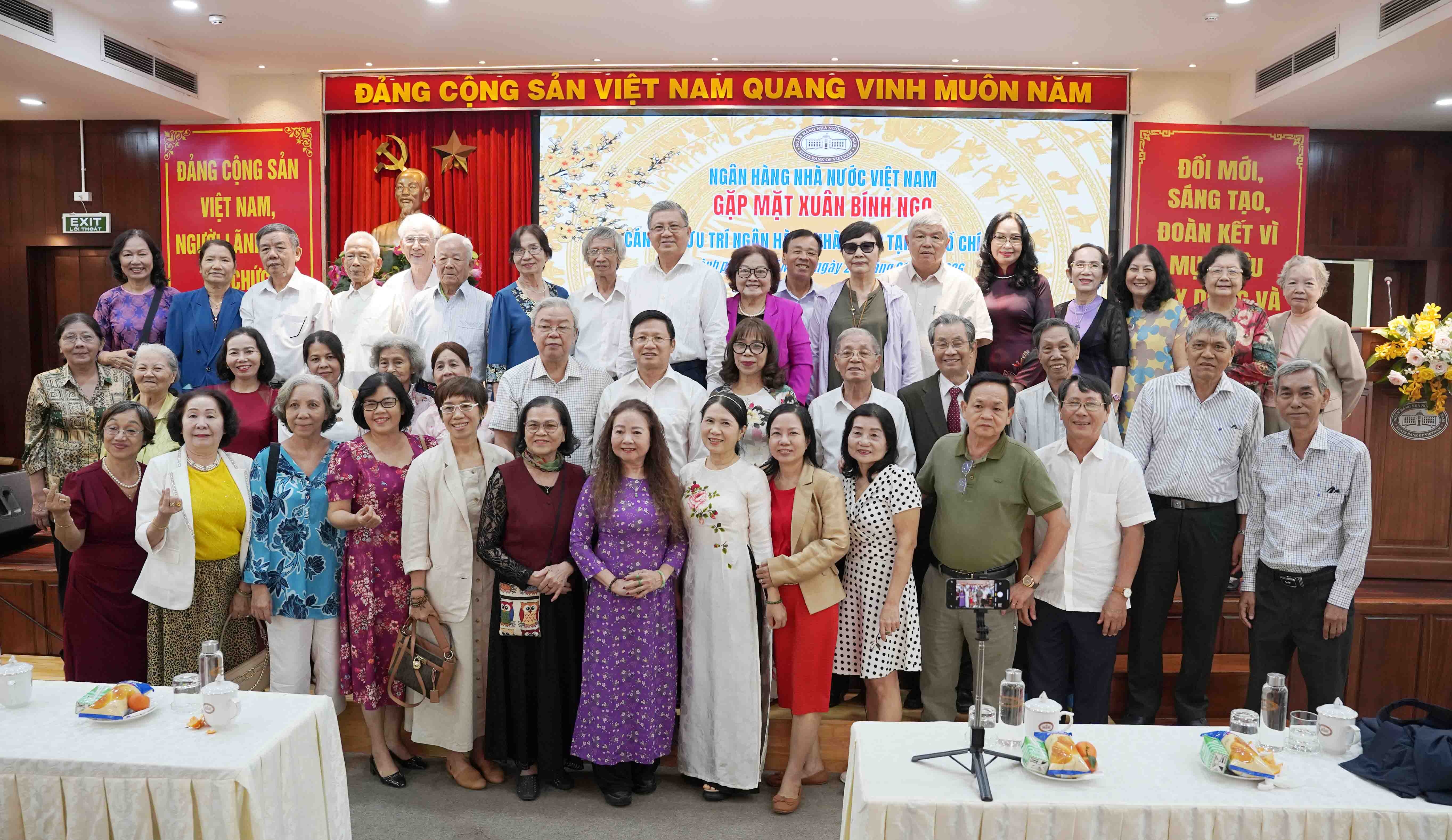 TP. Hồ Chí Minh: Gặp mặt cán bộ hưu trí Ngân hàng Nhà nước TP. Hồ Chí Minh: Gặp mặt cán bộ hưu trí Ngân hàng Nhà nước