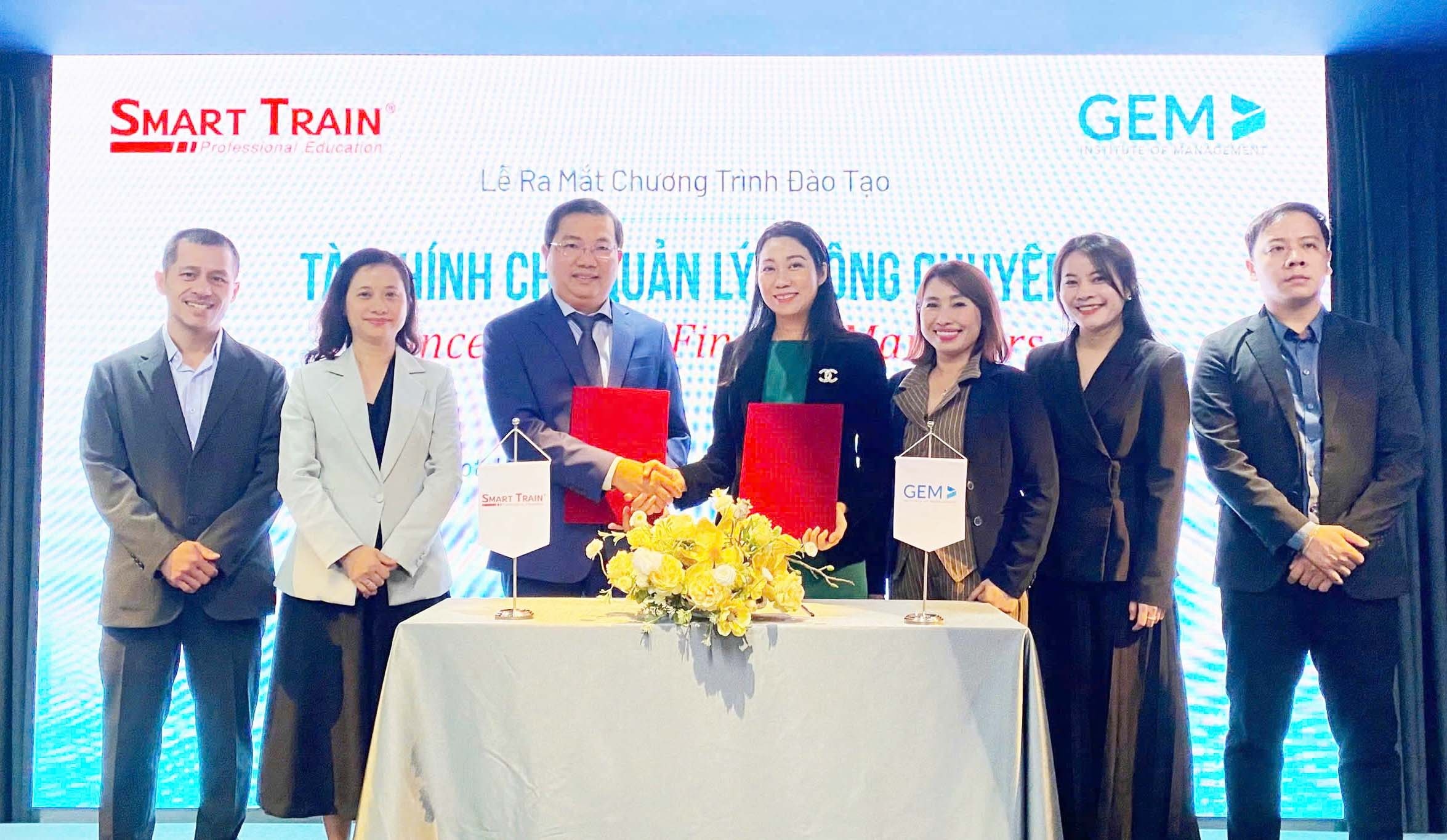 Ra mắt chương trình đào tạo “Tài chính cho quản lý không chuyên” Ra mắt chương trình đào tạo “Tài chính cho quản lý không chuyên”