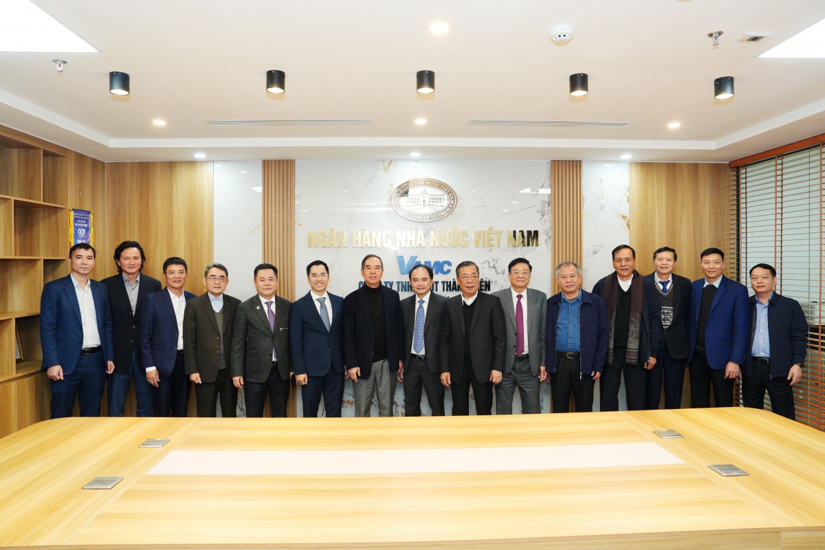 VAMC khẳng định vai trò trụ cột trong xử lý nợ xấu, góp phần phát triển ngành Ngân hàng và nền kinh tế VAMC khẳng định vai trò trụ cột trong xử lý nợ xấu, góp phần phát triển ngành Ngân hàng và nền kinh tế