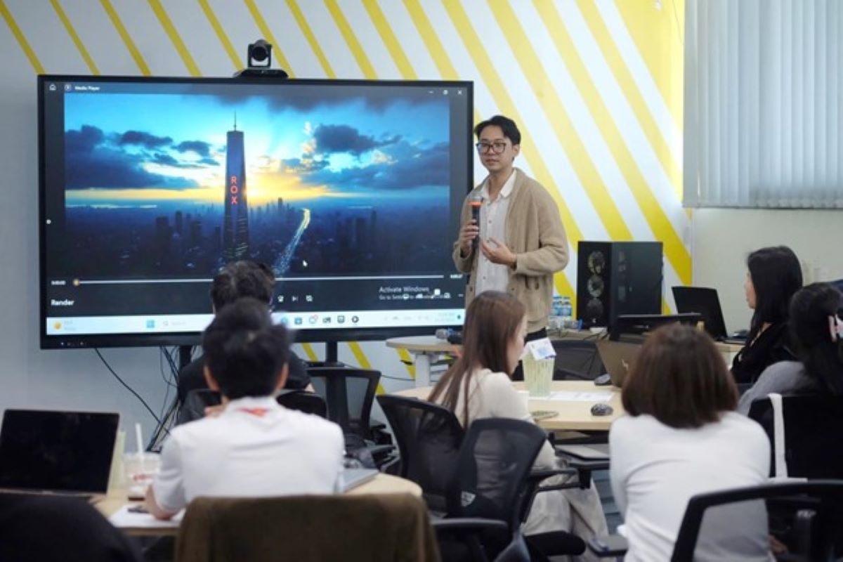 CBNV ROX Group luôn được khuyến khích chủ động học hỏi, làm mới mình. Ảnh: ROX Group