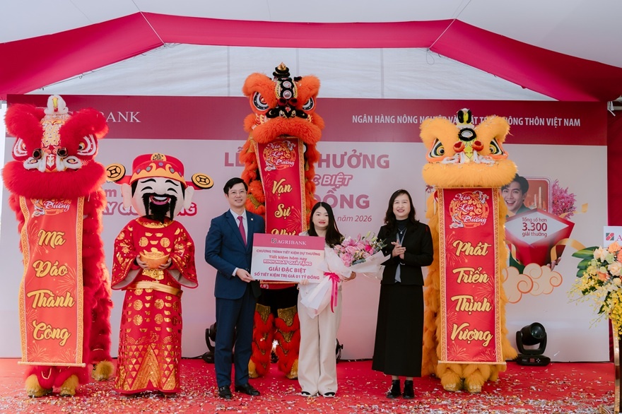 Agribank trao thưởng 01 tỷ đồng cho khách hàng gửi tiền tiết kiệm Agribank trao thưởng 01 tỷ đồng cho khách hàng gửi tiền tiết kiệm