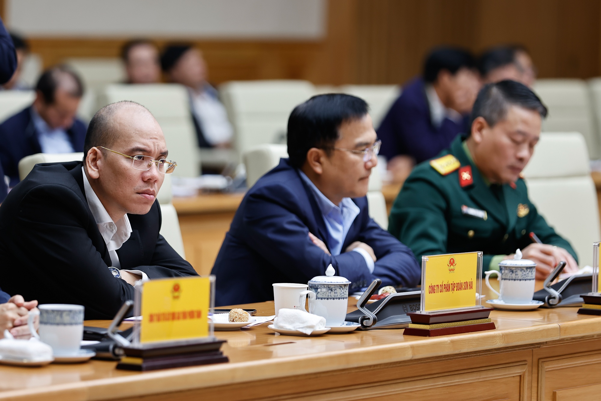 Các đại biểu tham dự phiên họp - Ảnh: VGP/Nhật Bắc Các đại biểu tham dự phiên họp - Ảnh: VGP/Nhật Bắc