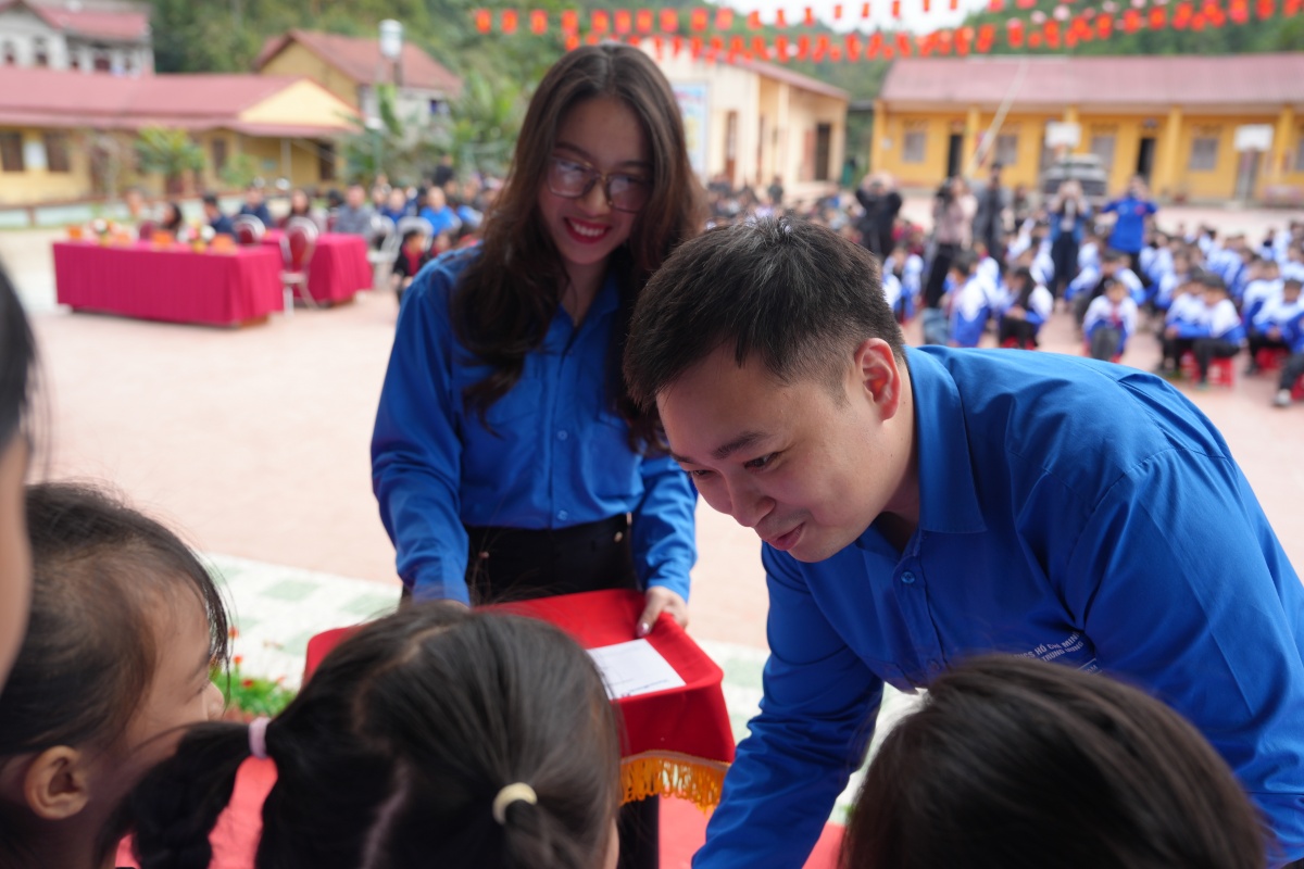“Xuân tình nguyện” năm 2026: Chung sức xây dựng nông thôn mới, chăm lo an sinh xã hội tại Lạng Sơn