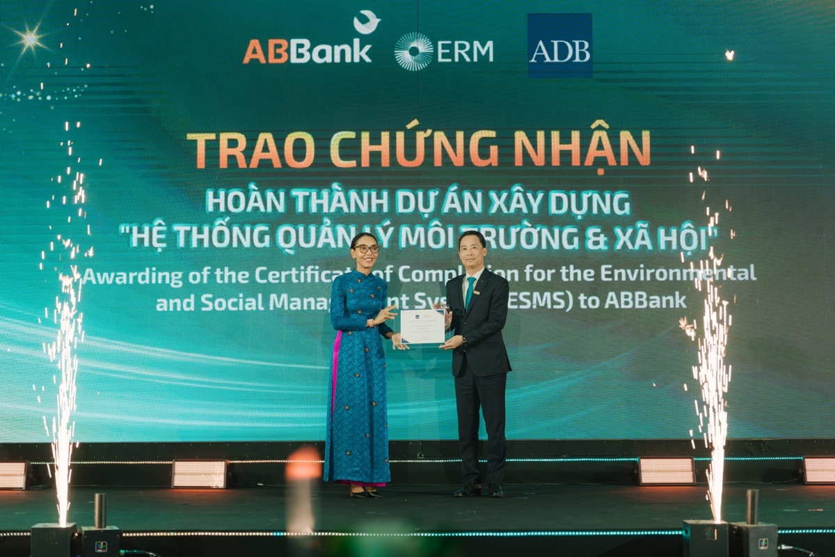 ABBank công bố bộ nhận diện thương hiệu mới, định vị “Ngân hàng kiến tạo hạnh phúc” ABBank công bố bộ nhận diện thương hiệu mới, định vị “Ngân hàng kiến tạo hạnh phúc”
