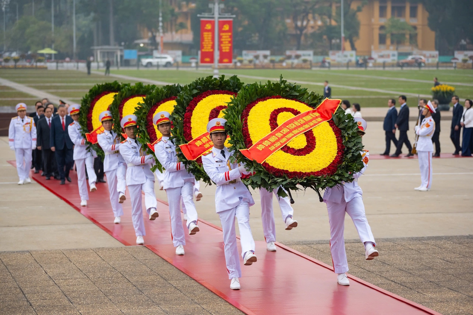 Lãnh đạo Đảng, Nhà nước viếng Chủ tịch Hồ Chí Minh nhân kỷ niệm 96 năm Ngày thành lập Đảng Cộng sản Việt Nam - Ảnh: VGP/Nhật Bắc Lãnh đạo Đảng, Nhà nước viếng Chủ tịch Hồ Chí Minh nhân kỷ niệm 96 năm Ngày thành lập Đảng Cộng sản Việt Nam - Ảnh: VGP/Nhật Bắc