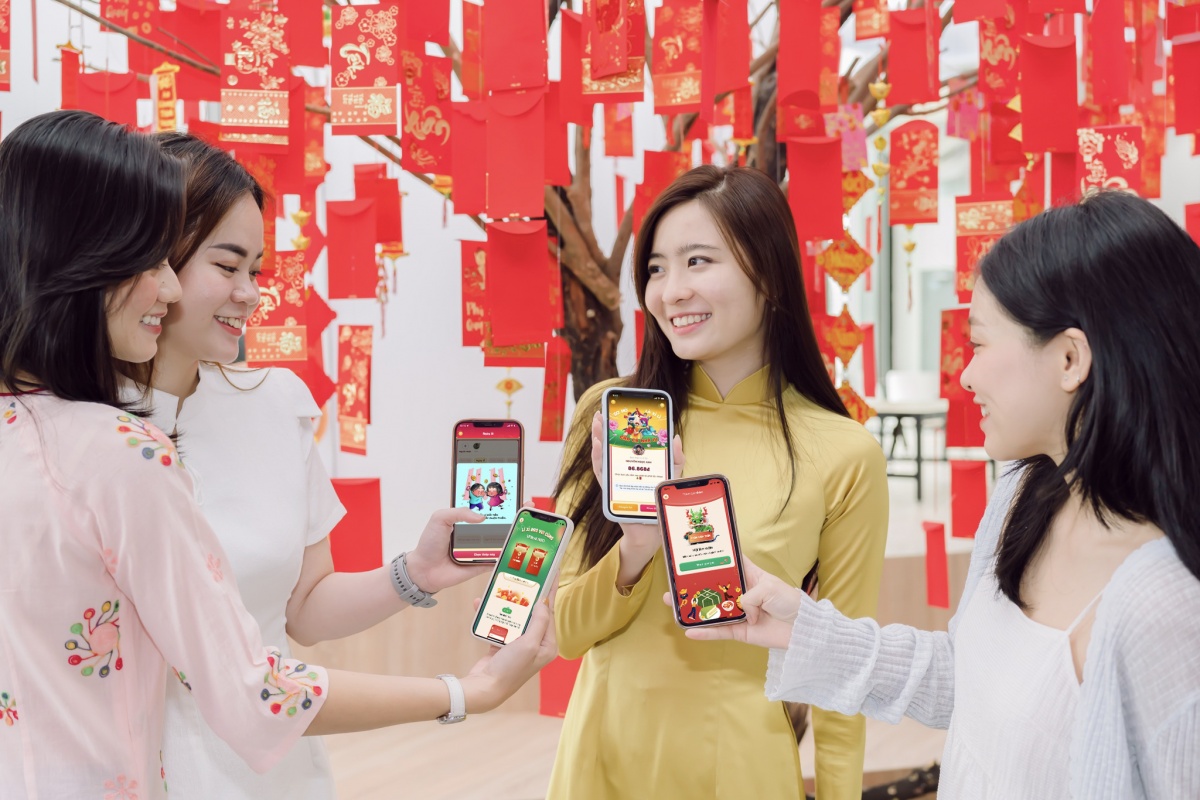 Lì xì đầu năm: Khi sắc xuân theo nhịp sống số Lì xì đầu năm: Khi sắc xuân theo nhịp sống số