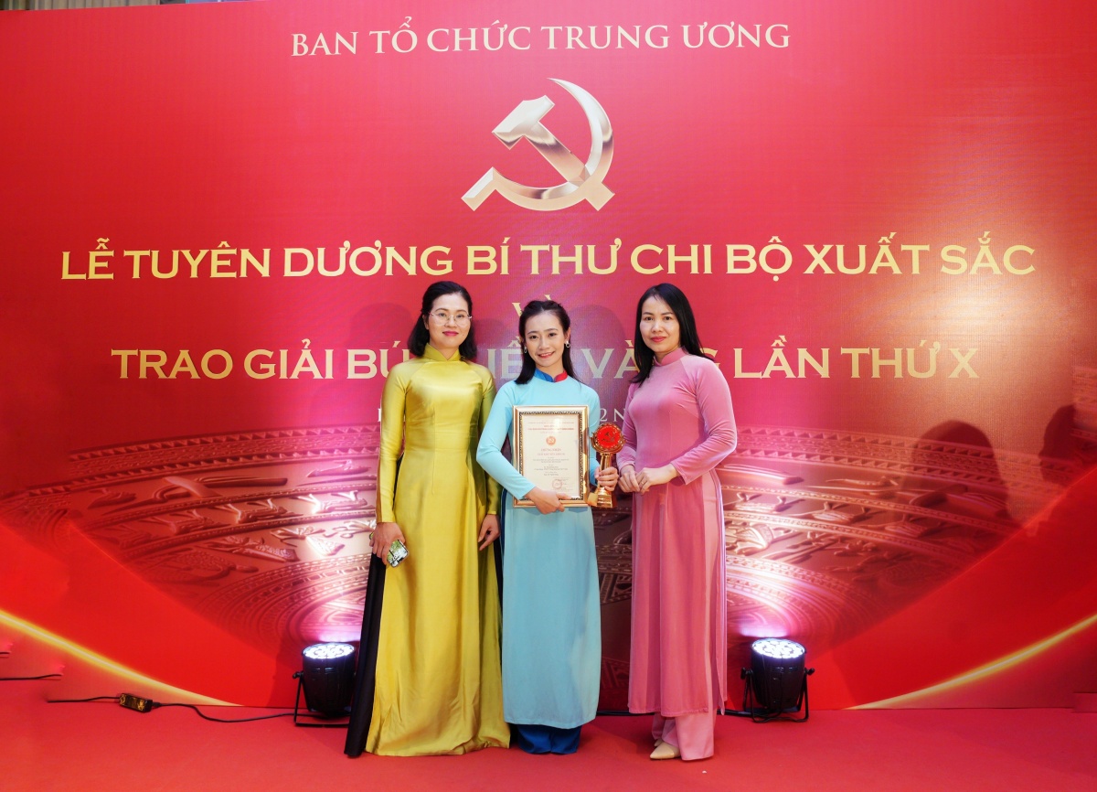 undefined "Cầu nối" giữa ý Đảng và lòng Dân