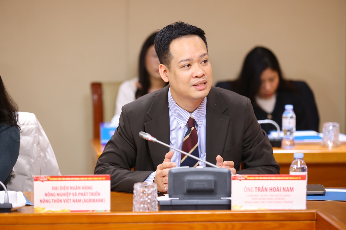 Thanh toán không dùng tiền mặt định hình lại bức tranh giao dịch ngày Tết Thanh toán không dùng tiền mặt định hình lại bức tranh giao dịch ngày Tết