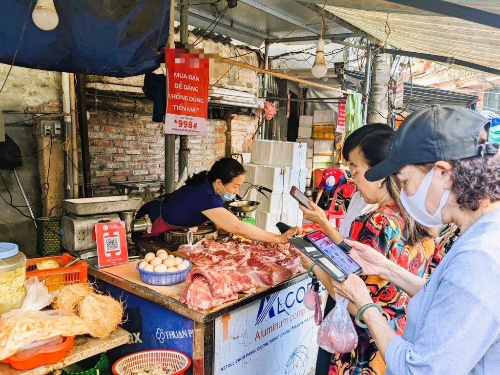 Ngành Ngân hàng Hà Nội tăng cường giải pháp bảo đảm thanh toán an toàn, văn minh trong dịp Tết
