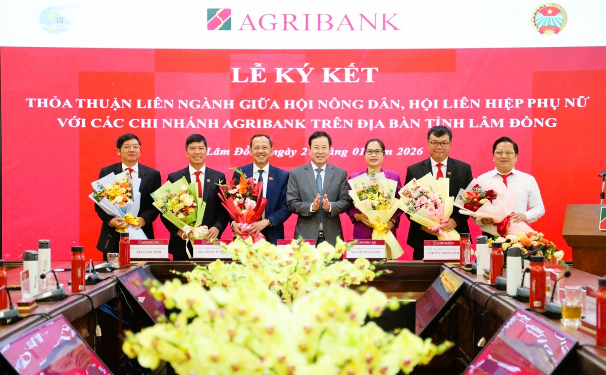 Lễ ký kết giữa các chi nhánh Agribank trên địa bàn Lâm Đồng với Hội Nông dân và Hội Liên hiệp Phụ nữ tỉnh Lâm Đồng. Lễ ký kết giữa các chi nhánh Agribank trên địa bàn Lâm Đồng với Hội Nông dân và Hội Liên hiệp Phụ nữ tỉnh Lâm Đồng.