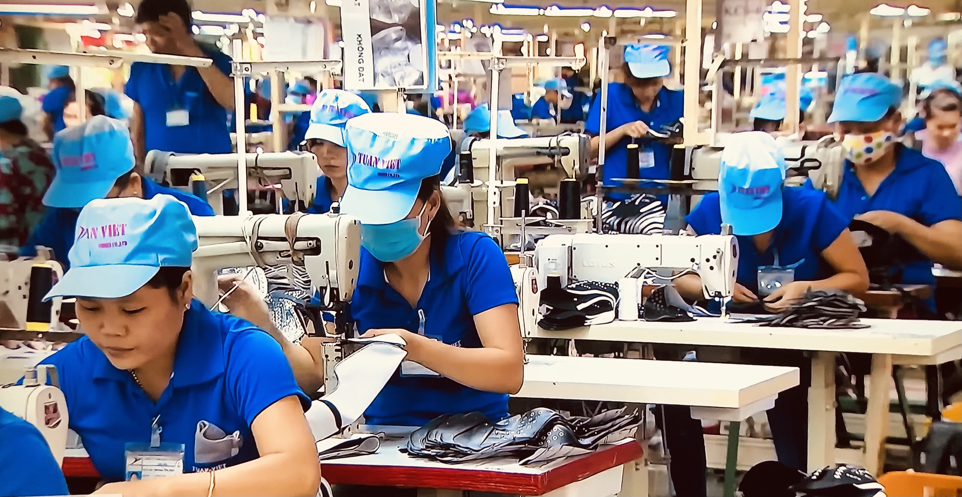 ngành da giày Việt Nam còn giữ vị thế đáng kể trên bản đồ sản xuất toàn cầu. ngành da giày Việt Nam còn giữ vị thế đáng kể trên bản đồ sản xuất toàn cầu.