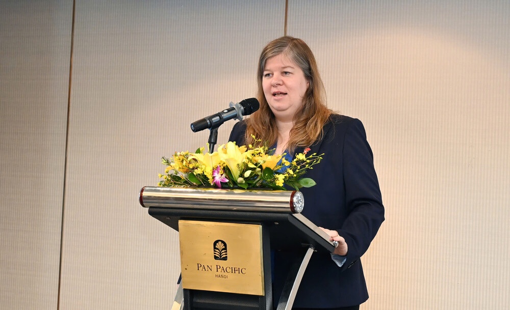 Bà Sibylle Bachmann - Trưởng đại diện Tổng cục Kinh tế Liên bang Thụy Sĩ tại Việt Nam đánh giá Bộ nguyên tắc Quản trị Công ty Việt Nam 2026 Bà Sibylle Bachmann - Trưởng đại diện Tổng cục Kinh tế Liên bang Thụy Sĩ tại Việt Nam đánh giá Bộ nguyên tắc Quản trị Công ty Việt Nam 2026