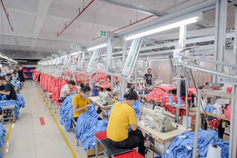 Cú hích và bài toán cạnh tranh của ngành dệt may Việt Nam