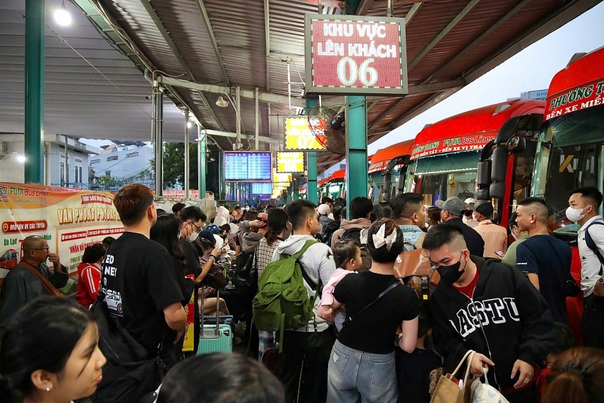 TP. Hồ Chí MInh: Hơn 1 triệu vé xe liên tỉnh phục vụ đi lại của người dân dịp Tết