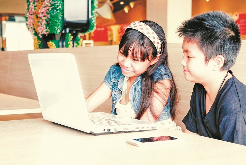 Trẻ em, người chưa trưởng thành là những đối tượng dễ bị tác động tiêu cực trên không gian mạng Trẻ em, người chưa trưởng thành là những đối tượng dễ bị tác động tiêu cực trên không gian mạng