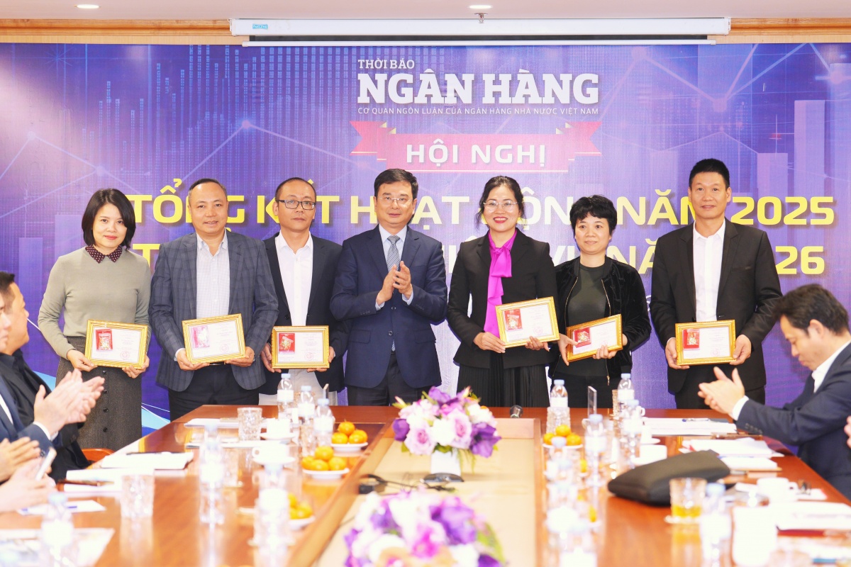 Thời báo Ngân hàng khẳng định vị thế là cơ quan báo chí chủ lực của ngành Ngân hàng Thời báo Ngân hàng khẳng định vị thế là cơ quan báo chí chủ lực của ngành Ngân hàng