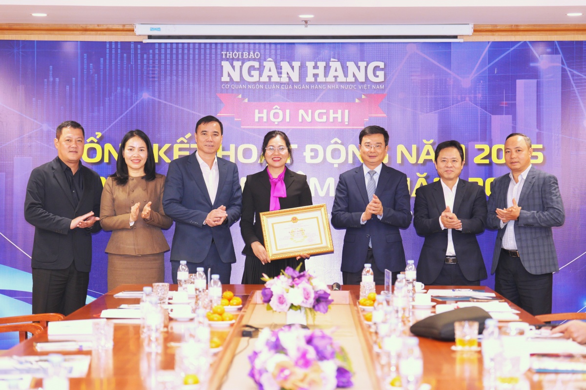 Thời báo Ngân hàng khẳng định vị thế là cơ quan báo chí chủ lực của ngành Ngân hàng Thời báo Ngân hàng khẳng định vị thế là cơ quan báo chí chủ lực của ngành Ngân hàng