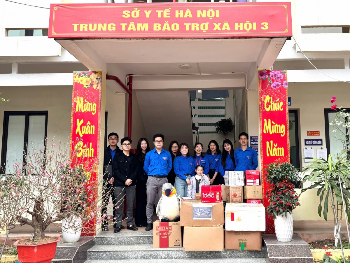Tuổi trẻ Ngân hàng Trung ương lan tỏa yêu thương tại Trung tâm Bảo trợ xã hội số 3 Hà Nội Tuổi trẻ Ngân hàng Trung ương lan tỏa yêu thương tại Trung tâm Bảo trợ xã hội số 3 Hà Nội