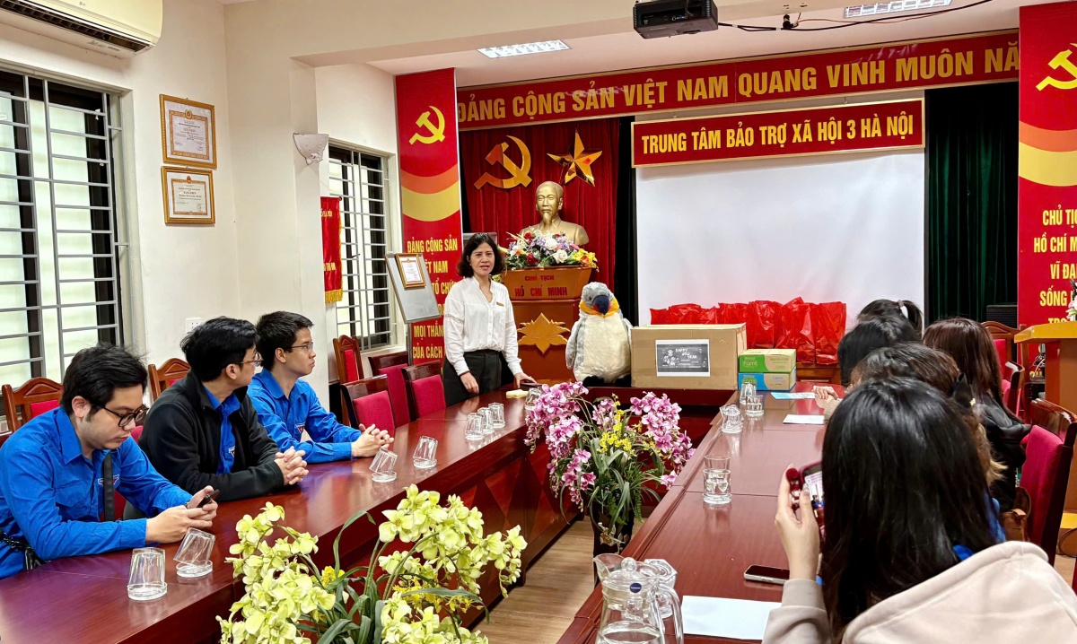 Tuổi trẻ Ngân hàng Trung ương lan tỏa yêu thương tại Trung tâm Bảo trợ xã hội số 3 Hà Nội Tuổi trẻ Ngân hàng Trung ương lan tỏa yêu thương tại Trung tâm Bảo trợ xã hội số 3 Hà Nội