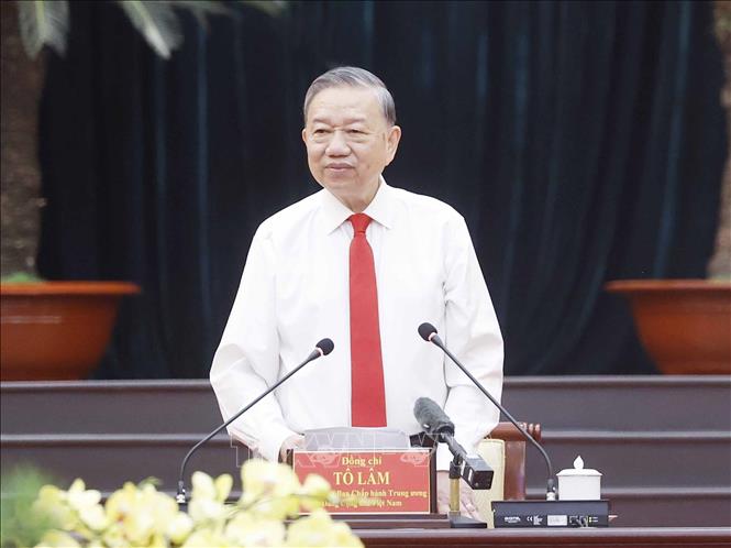 Tổng Bí thư: Thành phố Hồ Chí Minh cần tiếp tục vai trò dẫn dắt tăng trưởng, đổi mới và hội nhập- Ảnh 5. Tổng Bí thư: Thành phố Hồ Chí Minh cần tiếp tục vai trò dẫn dắt tăng trưởng, đổi mới và hội nhập- Ảnh 5.