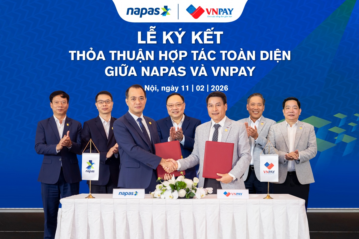 Đại diện VNPAY và NAPAS ký kết hợp tác toàn diện. Ảnh: VNPAY Đại diện VNPAY và NAPAS ký kết hợp tác toàn diện. Ảnh: VNPAY