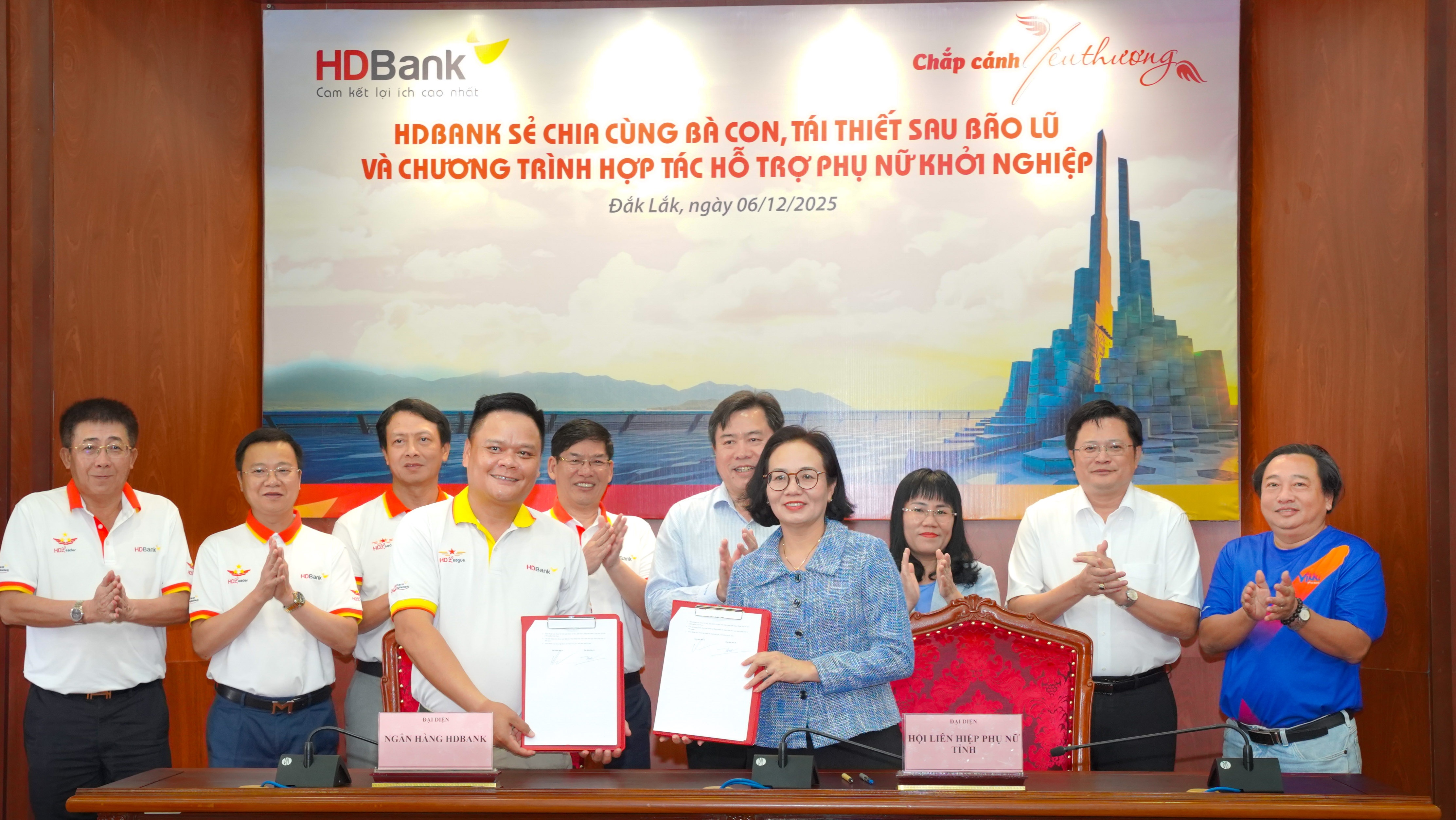 HDBank và Hội Liên hiệp Phụ nữ tỉnh Đắk Lắk ký hợp tác triển khai chương trình “Phụ nữ khởi nghiệp và Vượt khó thành công” HDBank và Hội Liên hiệp Phụ nữ tỉnh Đắk Lắk ký hợp tác triển khai chương trình “Phụ nữ khởi nghiệp và Vượt khó thành công”