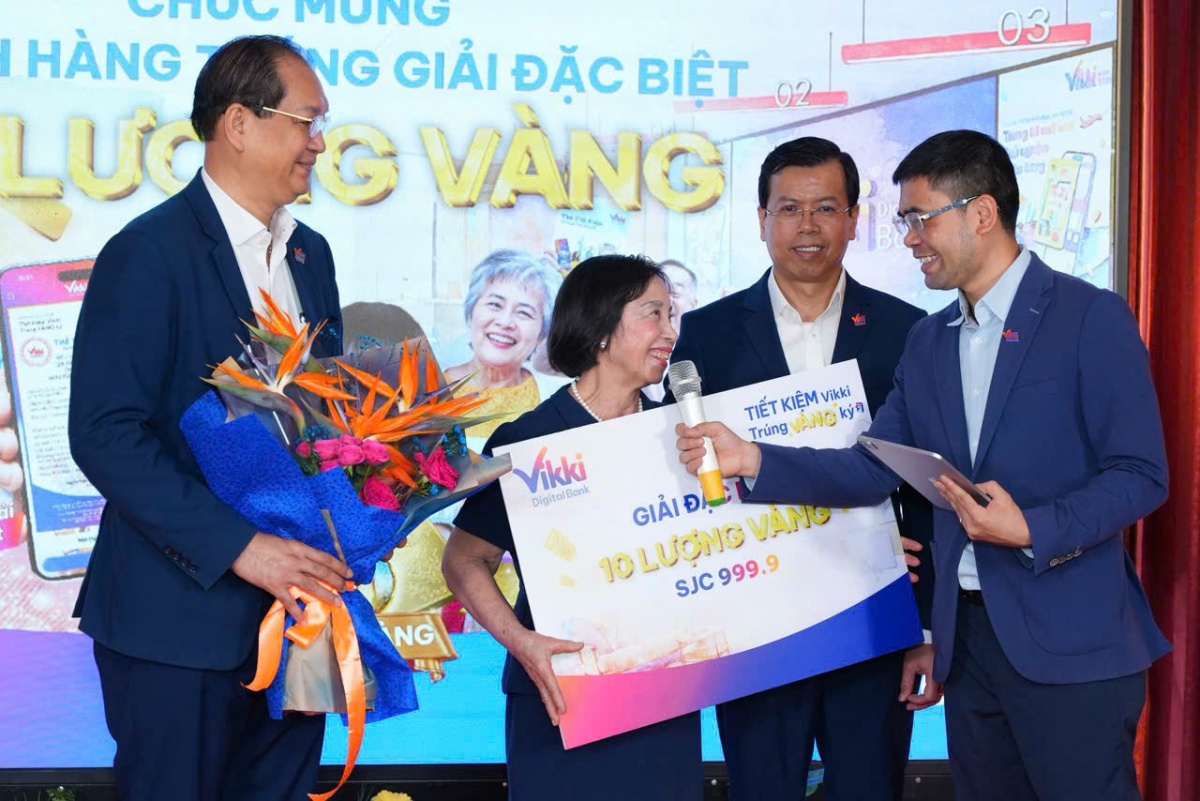 Vikki Bank trao giải 1 ký vàng và 10 giải thưởng giá trị, khởi động mùa mới “Tiết kiệm Vikki – Trúng Ngựa Vàng Ký”