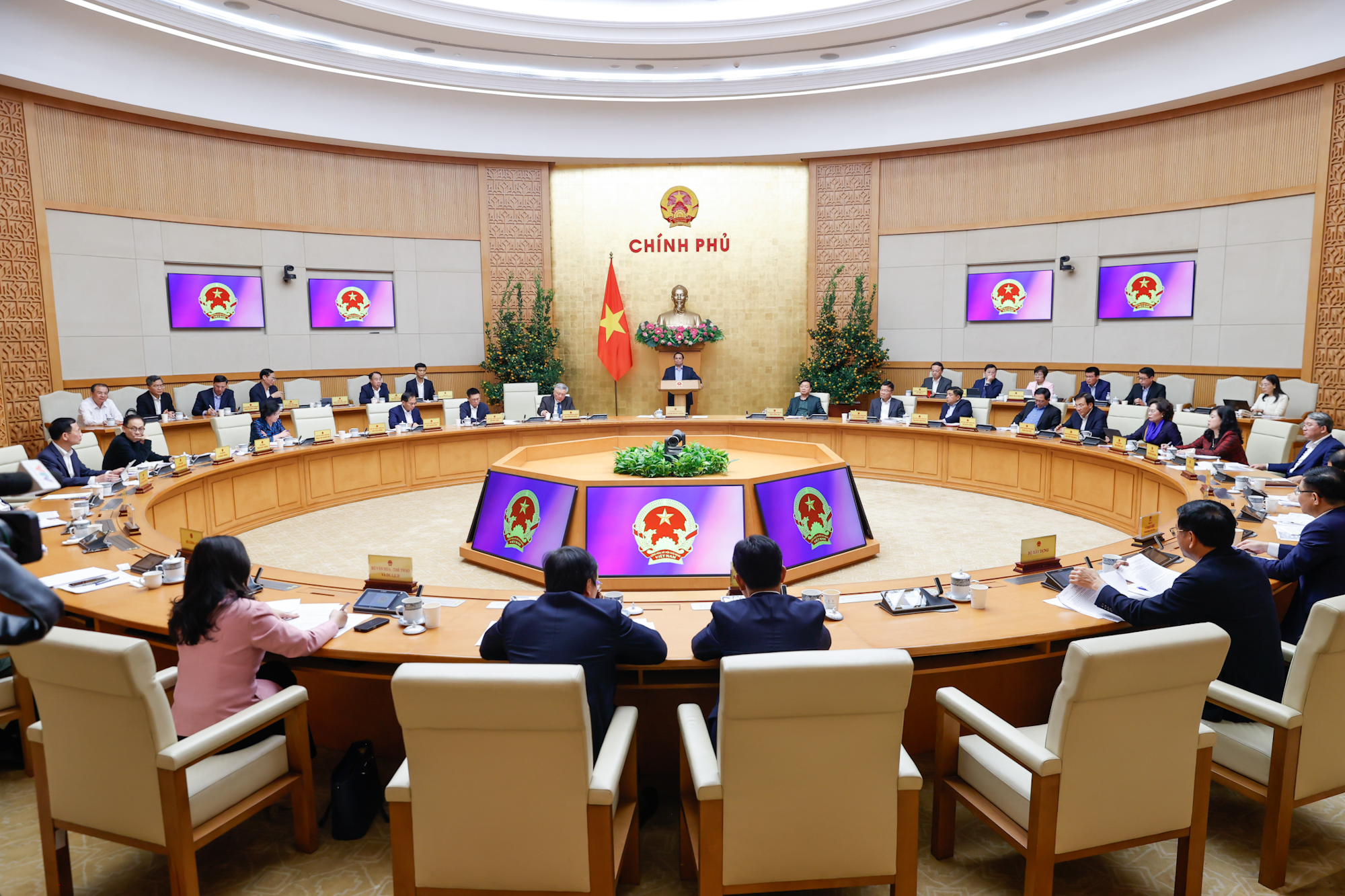 Thủ tướng: Tập trung triển khai ngay các nhiệm vụ trọng tâm sau Tết- Ảnh 14.